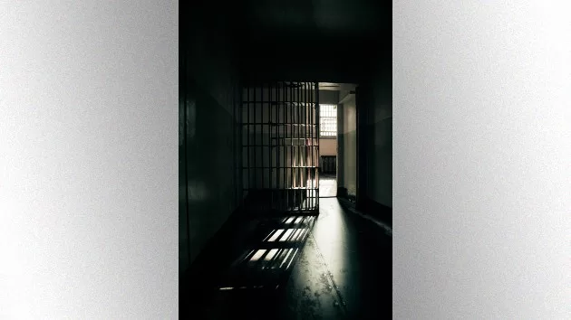 i_prisoncell_1012018-2