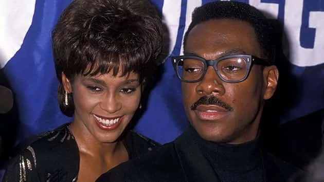 getty_whitneyhoustoneddiemurphy_110819