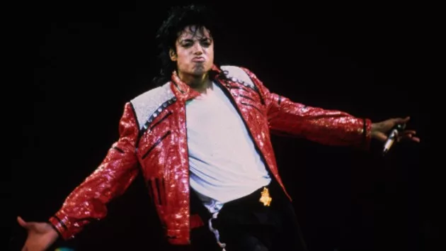 getty_michaeljacksononstage_110819