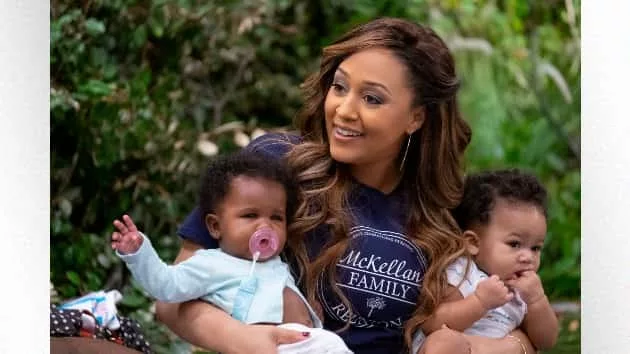 e_tiamowryfamilyreunion_11122019