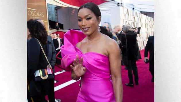 e_angelabassett_121819