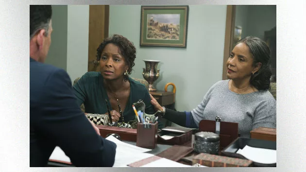 e_crystalfox_phyliciarashad_netflix