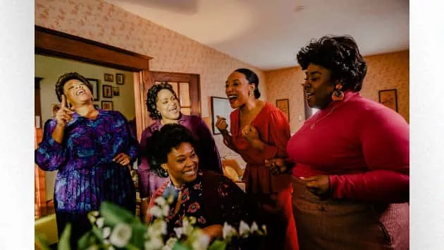 m_clarksisters_120619-2