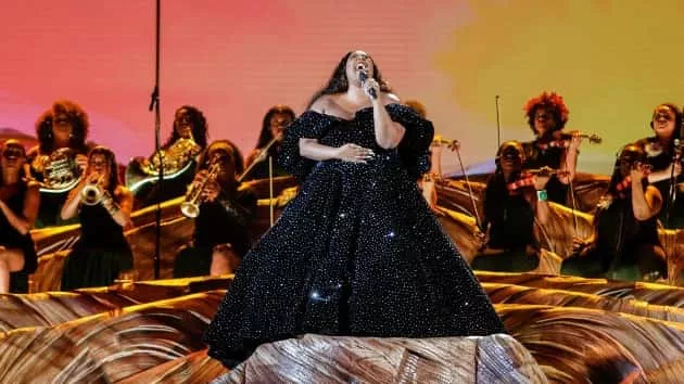 m_lizzogrammys_012820