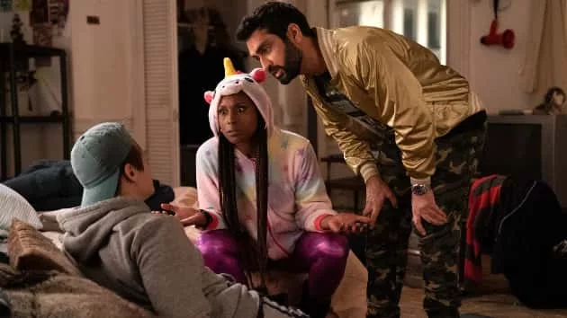 e_issarae_lovebirds_paramount_31220