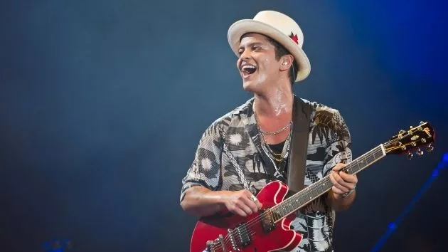 m_brunomars_021121