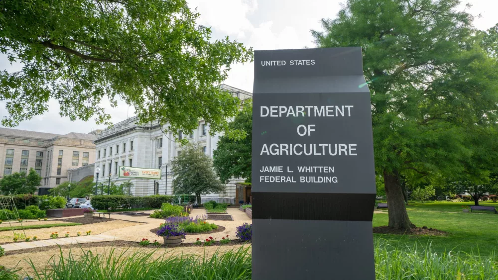 washington-dc-may-9-2019-sign-for-the-us-department-of-agriculture-jamie-l-whitten-federal-building-located-on-the-national-mall-area-usa-4