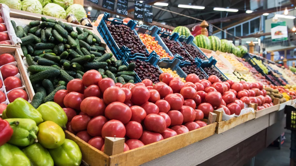 vegetable-farmer-market-counter