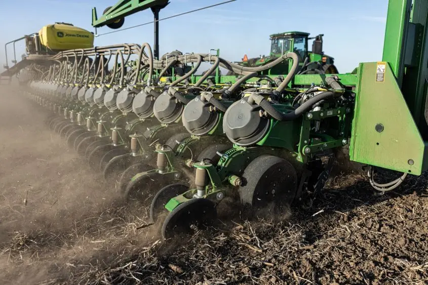 john-deere-planter-upgrades_r4k050452-845x563587655-1