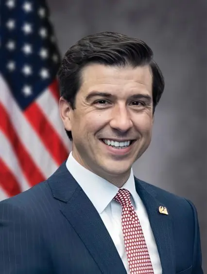 luke_j-_lindberg_portrait-426x563649848-1