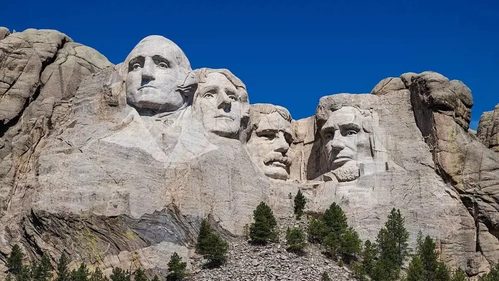 mount_rushmore_detail_view_100mp