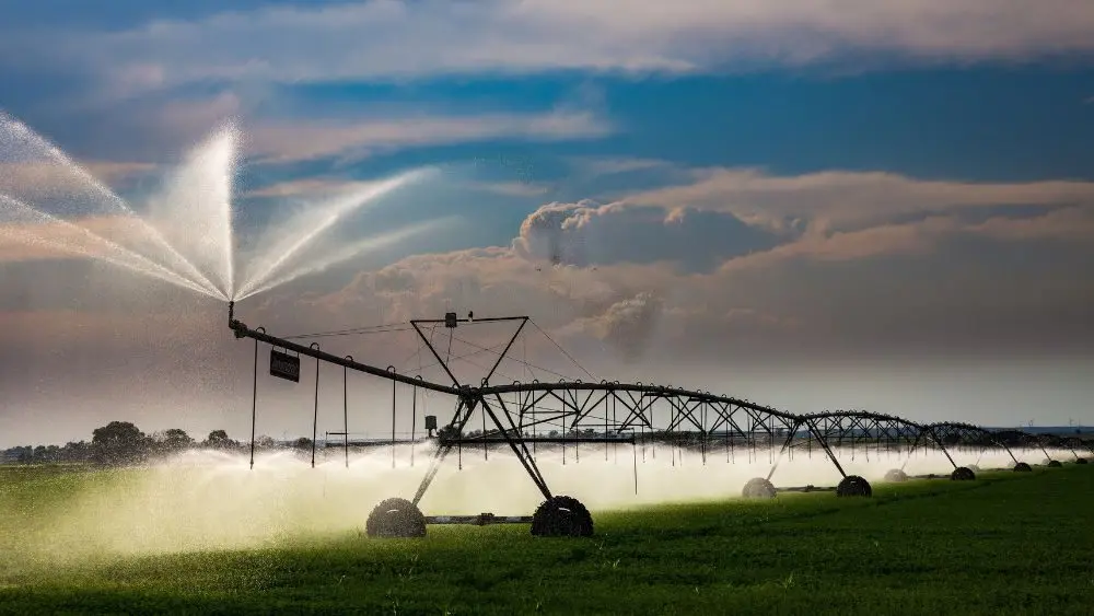 irrigation pivot