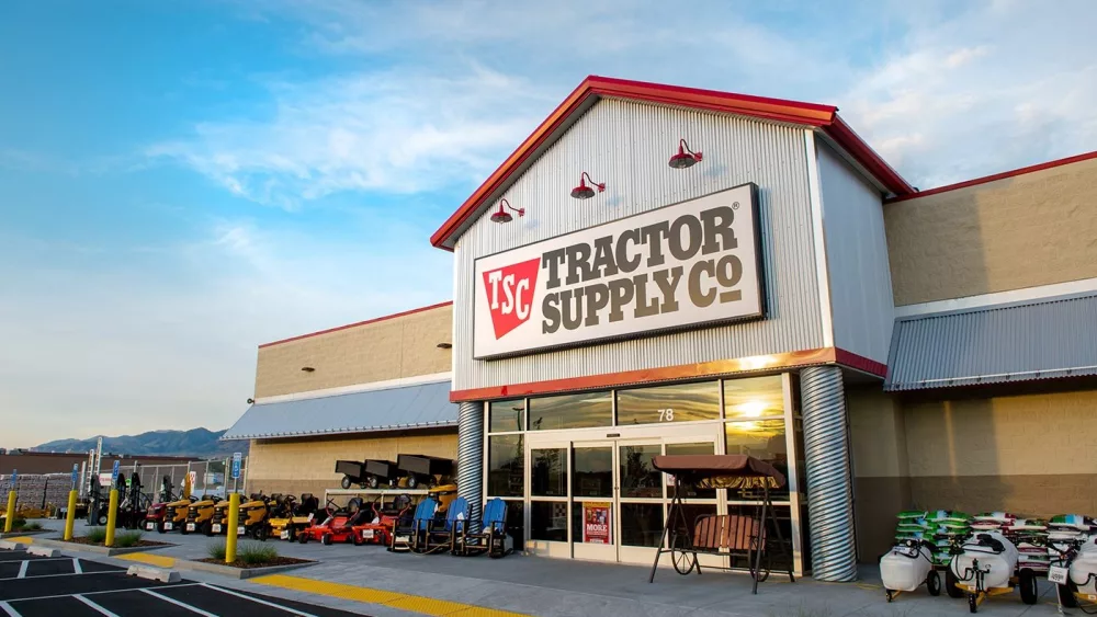 tractor_supply_storefront_1-1