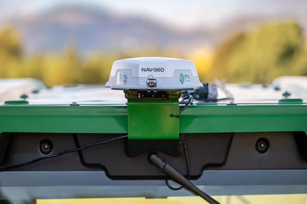 nav-960_mounted_closeup