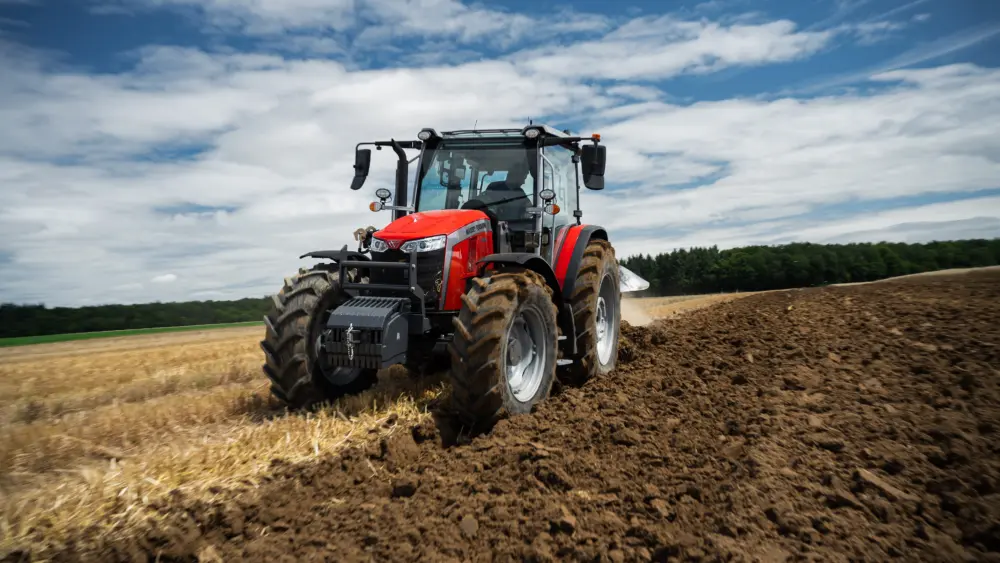 agco-pr-massey-ferguson-debuts-mf-5m-series-tractor-wide