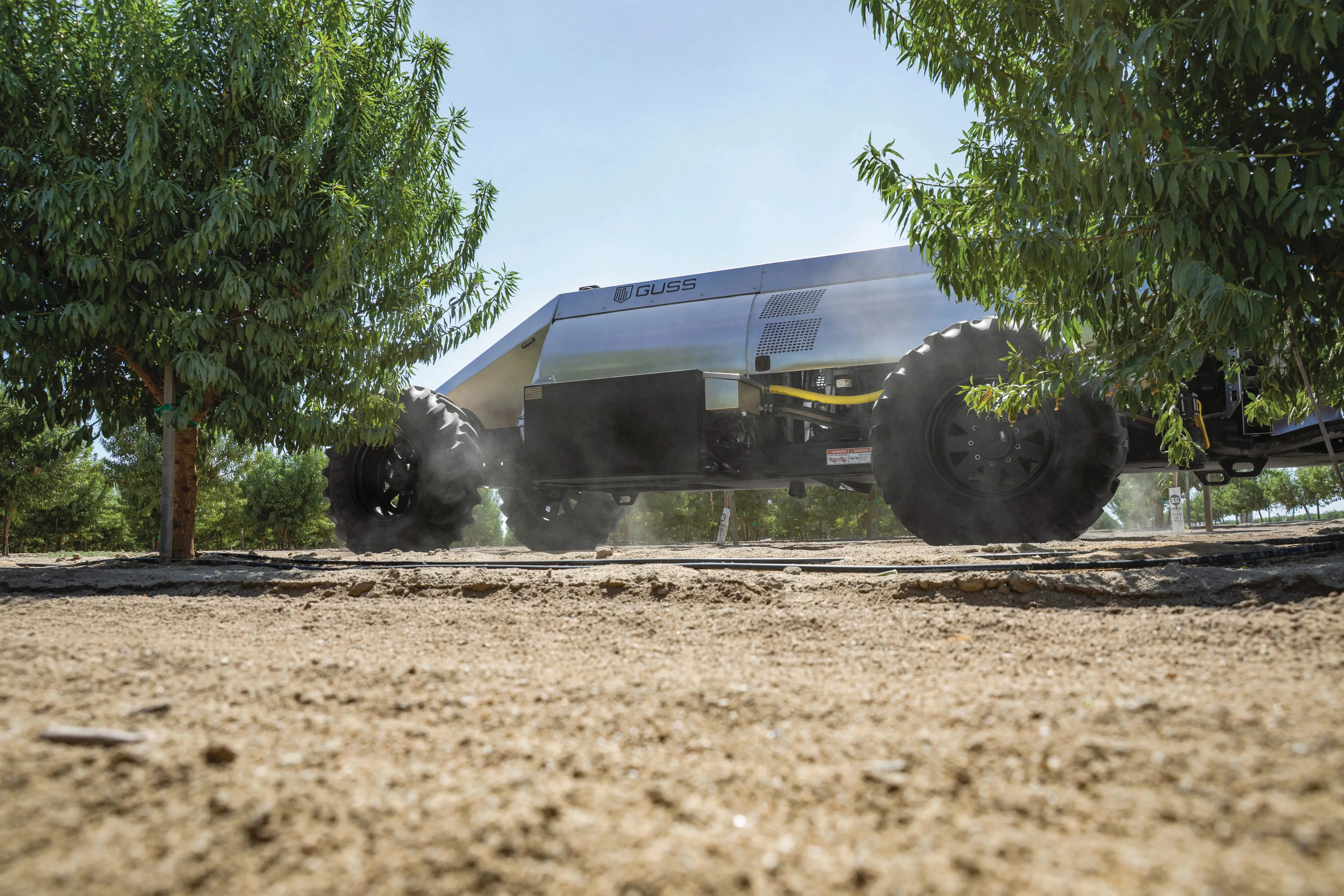 john-deere-x-guss_01