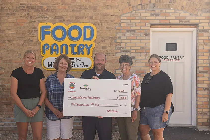 barnesville-food-pantry-big-check-image