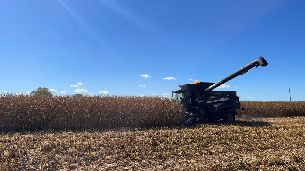 agco-fendt-harvest-tour-combine