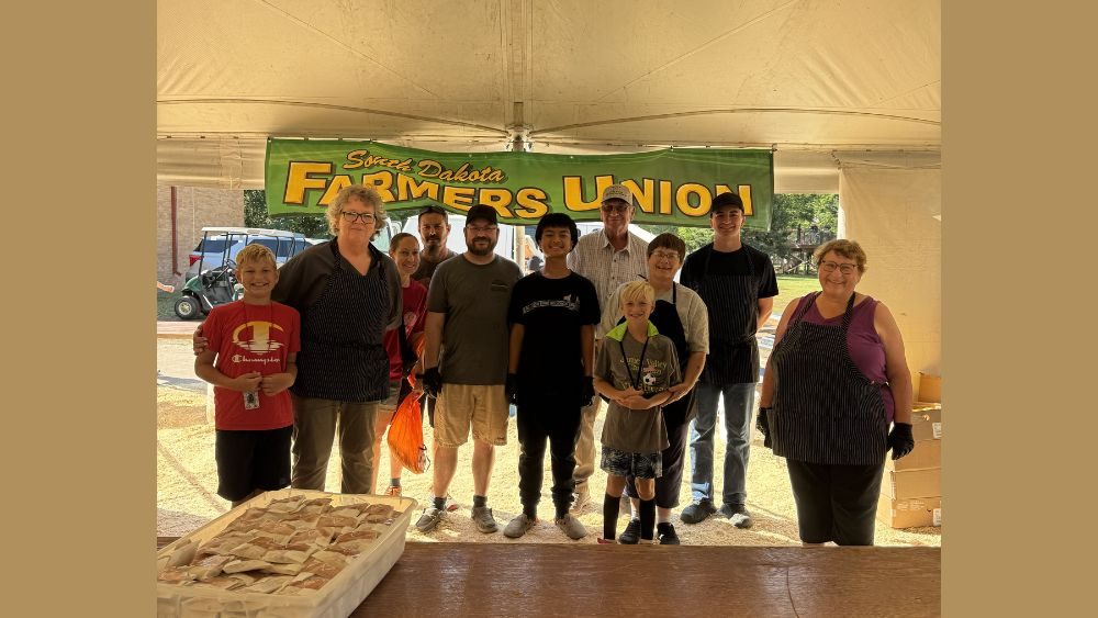 Farmers & Ranchers Feed 1,000 Lunch for Only 47 cents During Farmers Union Farmer’s Share Lunch at the South Dakota State Fair