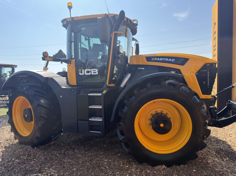 JCB Unveils Fastrac 6300 Series, Bringing New Speed and Versatility to North American Farms