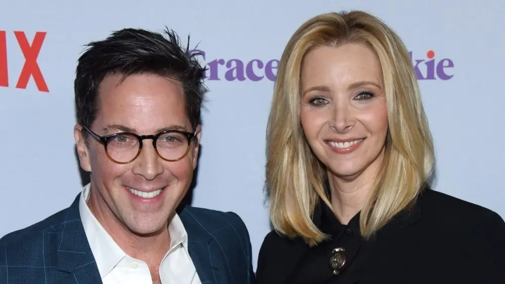 Dan Bucatinsky and Lisa Kudrow arrives for the "Grace and Frankie" Season 4 Premiere on January 18^ 2018 in Palm Springs^ CA