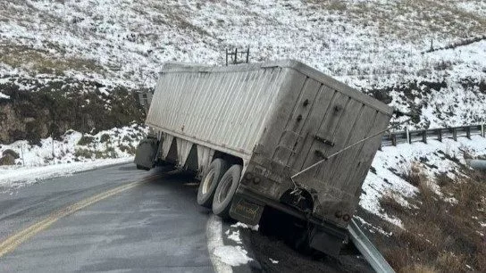 SR194 To Almota On The Snake River Closed Due To Semi Crash