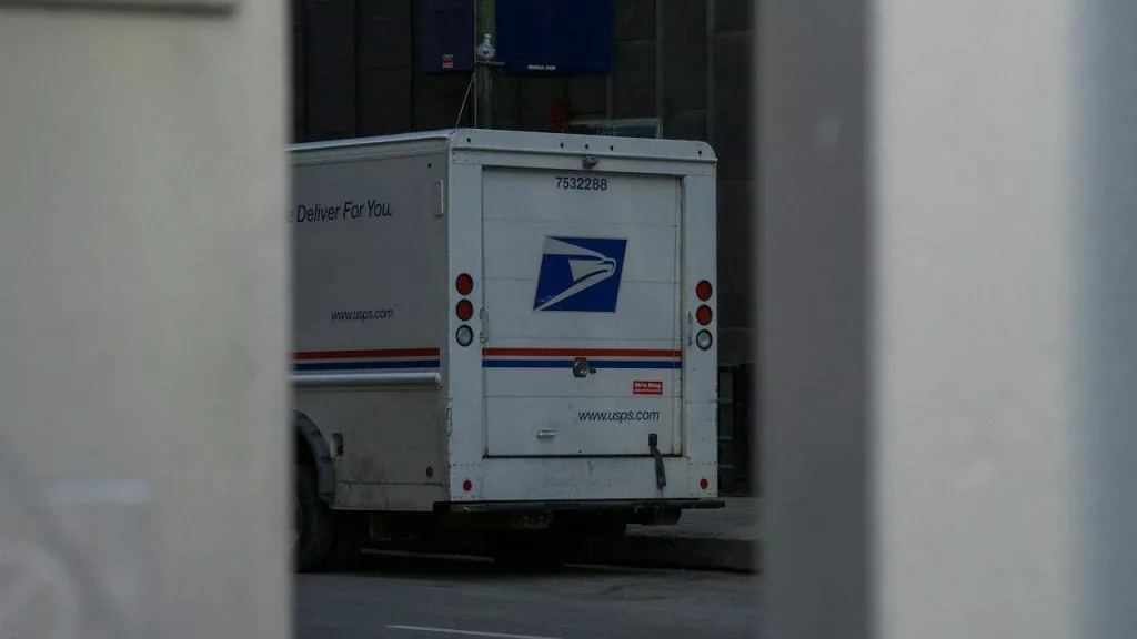 USPS - Photo by Blue Arauz