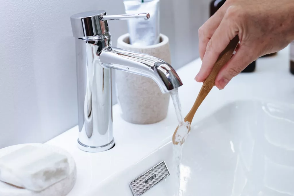 Photo by Ron Lach : https://www.pexels.com/photo/photography-of-cleaning-toothbrush-10221841/