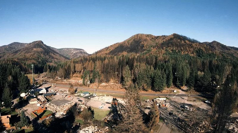 Three fires converged in 2020, destroying over 1,500 structures in the Santiam Canyon, which included massive destruction to the city of Detroit, shown here. A partnership between the Oregon State Fire Marshal’s Office and the Insurance Institute for Business and Home Safety could help Oregonians harden homes and create defensible space to spare them from burning up in a wildfire. (Photo courtesy of Oregon State University)