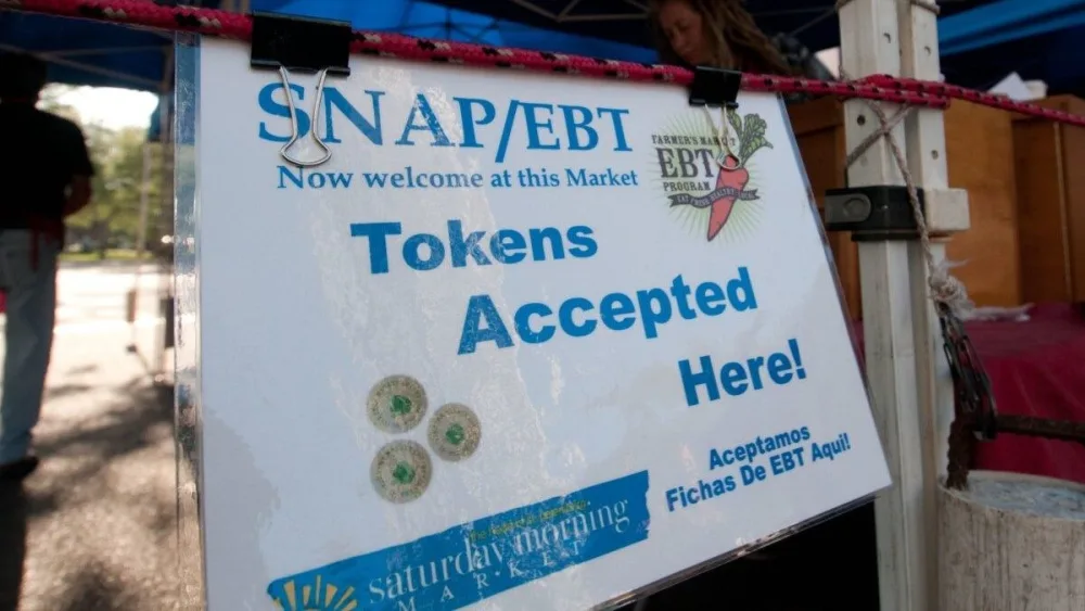 At a farm market in St. Petersburg, Florida, SNAP recipients were able to use their Electronic Benefits Transfer cards for food. (Photo by Lance Cheung/USDA).