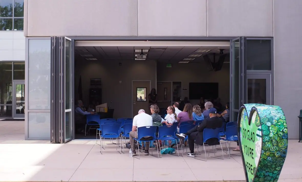 Summit attendees had the choice to sit outside during the general session. (Kaeden Lincoln/IdahoEdNews)