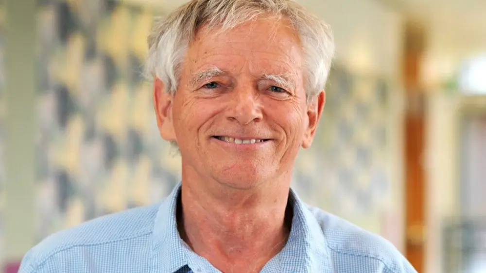 Dr. Warwick Bayly