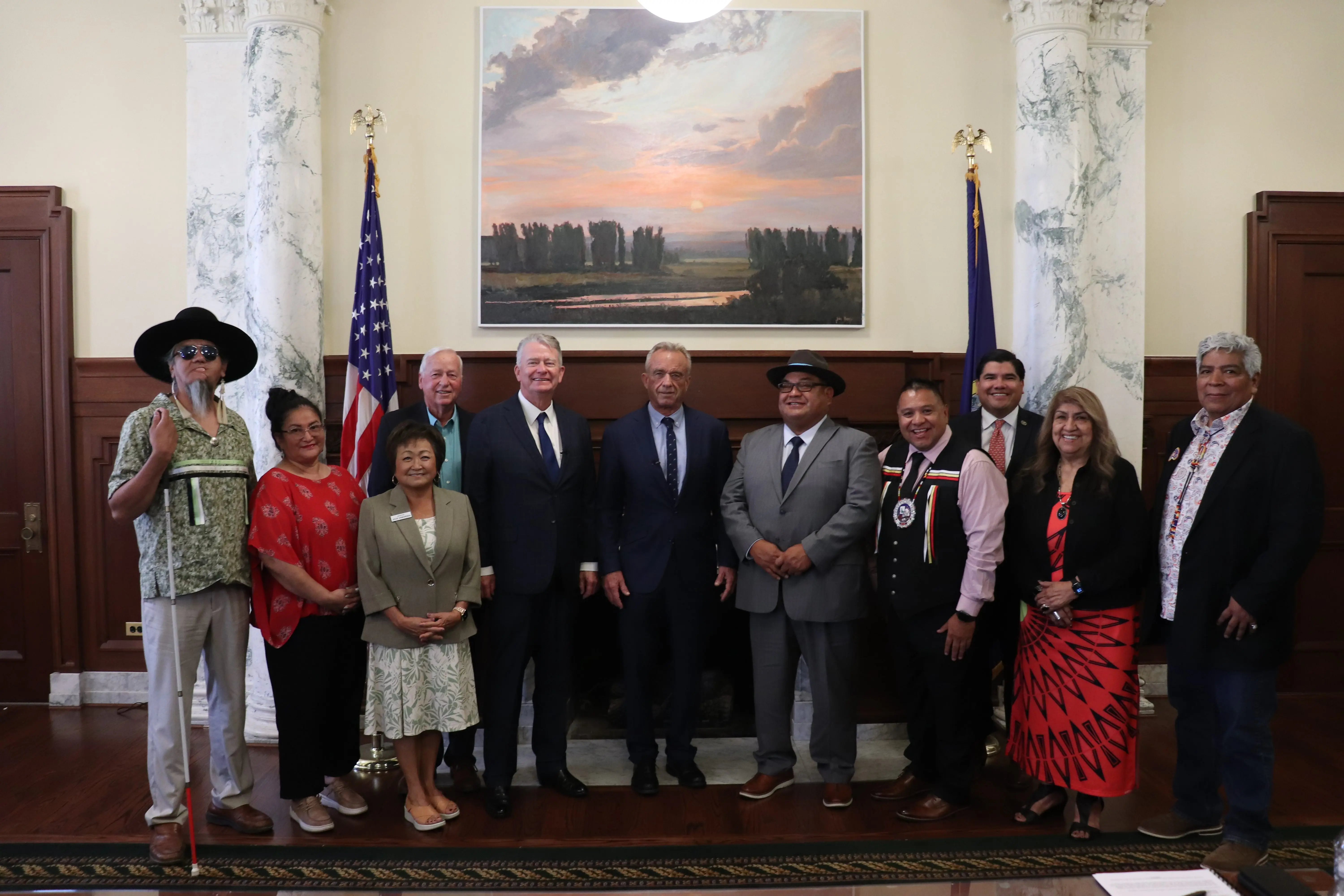 Governor Brad Little welcomed U.S. Health and Human Services Secretary Robert F. Kennedy, Jr., in Idaho today to celebrate Idaho’s leadership in welcoming the movement to Make America Healthy Again (MAHA) and to discuss new ways to support the behavioral health needs of Idaho’s tribal members.