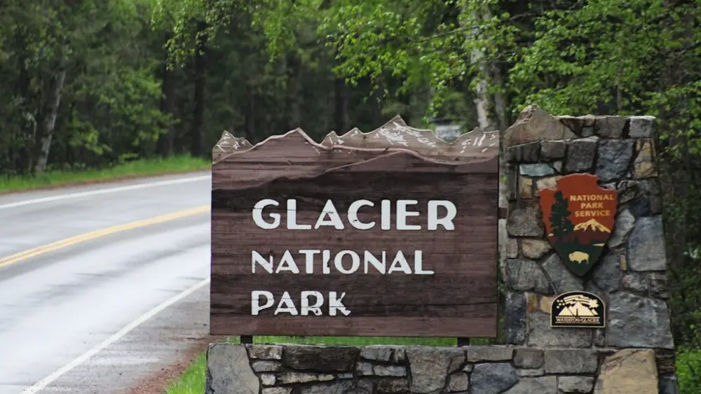 glacier-nation-park-entrance-sign-micah-drew_daily-montanan.