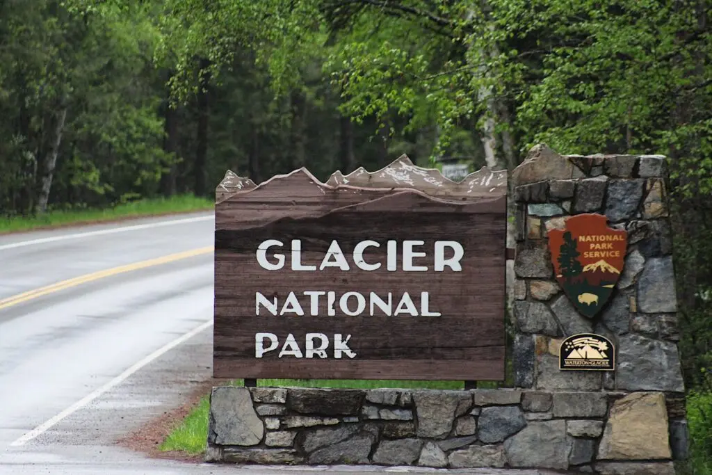glacier-nation-park-entrance-sign-micah-drew_daily-montanan.