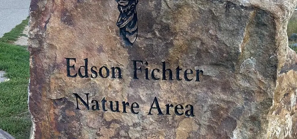 edson_fichter_nature_area_entrance_sign_rock