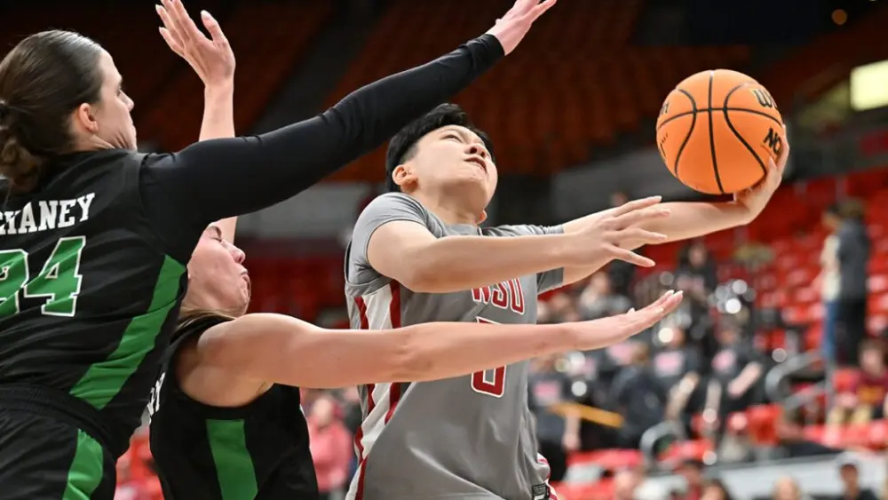The CW will feature 15 women’s basketball games annually, and will also broadcast the semifinal and championship rounds of the Pac‑12 Women’s Basketball Tournament (photo by Shelly Hanks, WSU Photo Services).