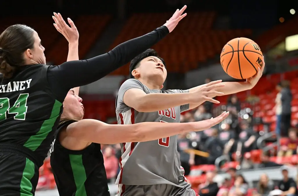 The CW will feature 15 women’s basketball games annually, and will also broadcast the semifinal and championship rounds of the Pac‑12 Women’s Basketball Tournament (photo by Shelly Hanks, WSU Photo Services).