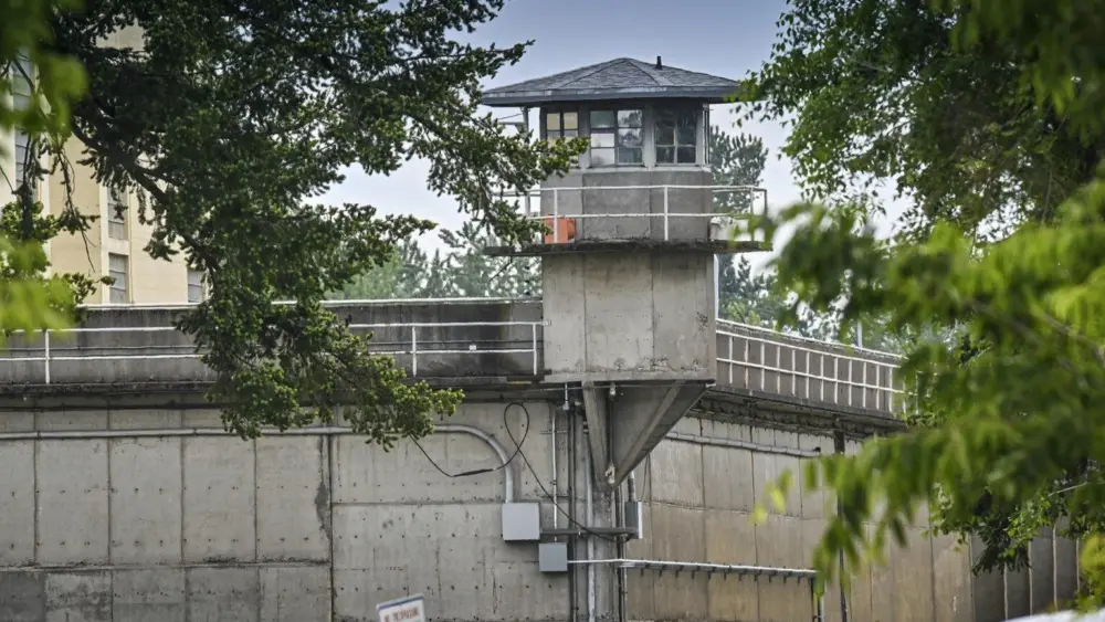 The Oregon State Penitentiary in Salem. (Photo by Ron Cooper/Oregon Capital Chronicle)
