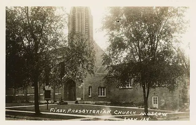 The First Presbyterian Church in Moscow, Idaho, as pictured during the 1930s. (Photo courtesy of Wikimedia Commons) 