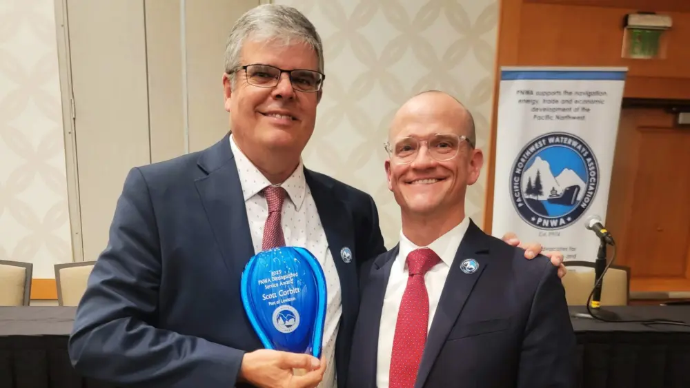 Photo Credit: Port of Lewiston — Port General Manager Scott Corbitt with PNWA Executive Director Neil Maunu
