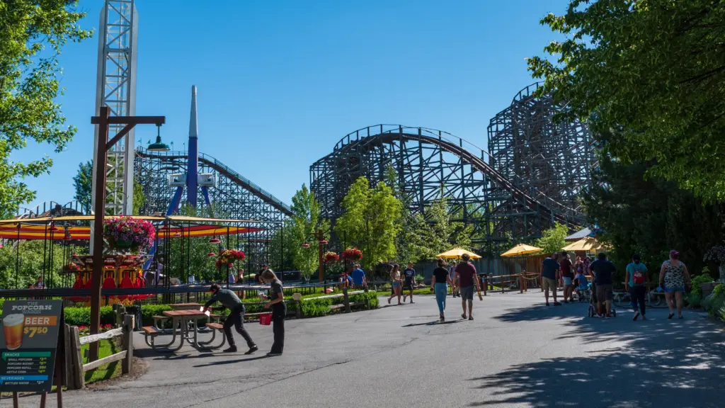 By Matthew Nelson from Hayden, United States - Roller Coaster Alley, CC BY 2.0, https://commons.wikimedia.org/w/index.php?curid=121849065