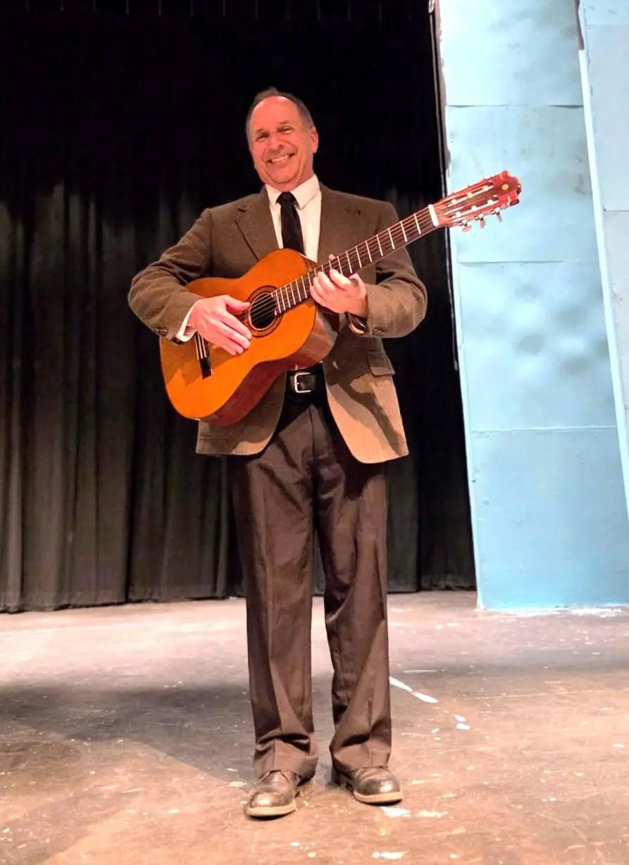 Captain Von Trapp (Noel Hardin)