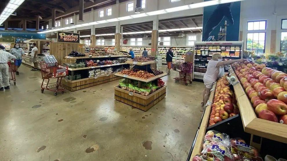 A grocery store produce section with apples, peaches and other fresh items. Photo: Sarah Roderick-Fitch / The Center Square