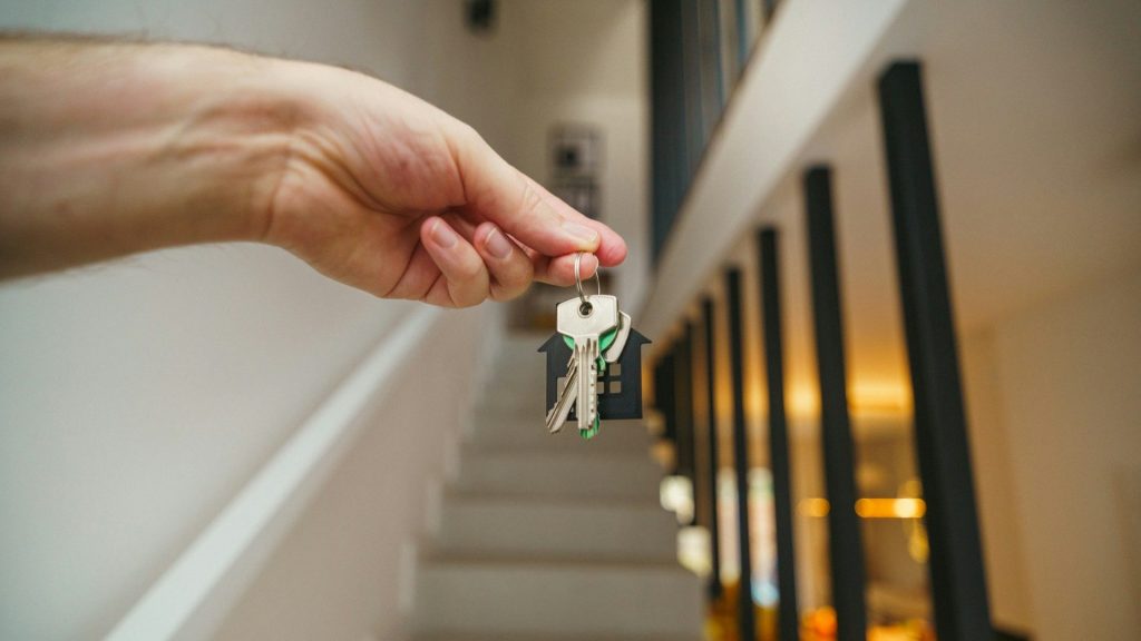 Booker, Warren call for FTC investigation into online real estate ...