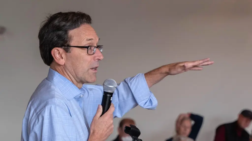 Governor Bob Ferguson