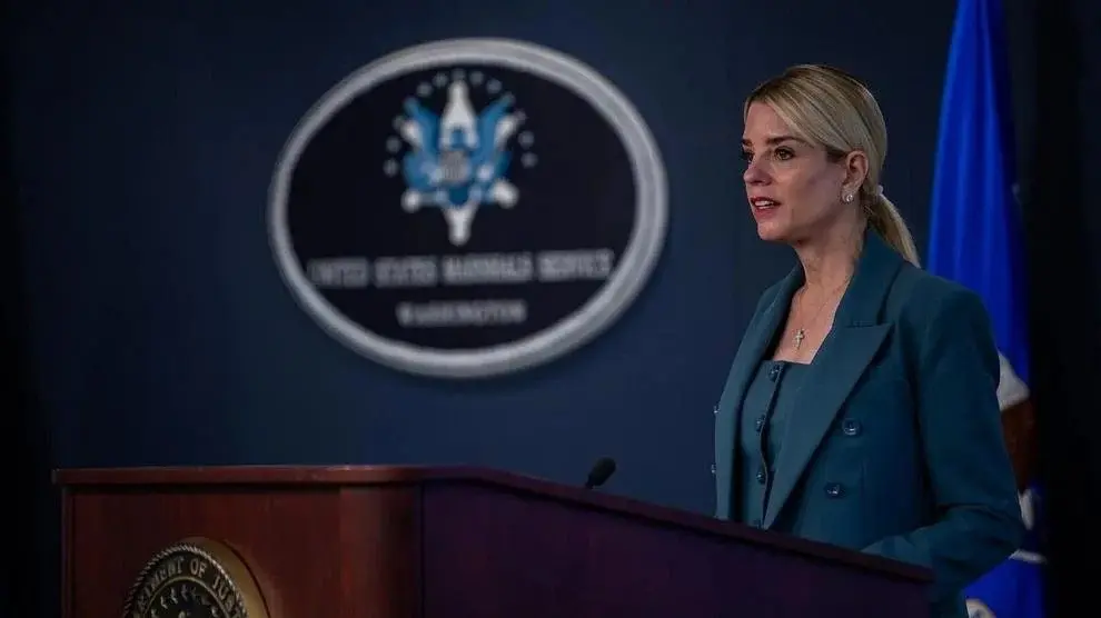 Attorney General Pam Bondi speaks in Arlington, Va., May 12, 2025. Photo: Bennie J. Davis III / U.S. Marshals Service via Flickr / CC BY 2.0 / Cropped from Original