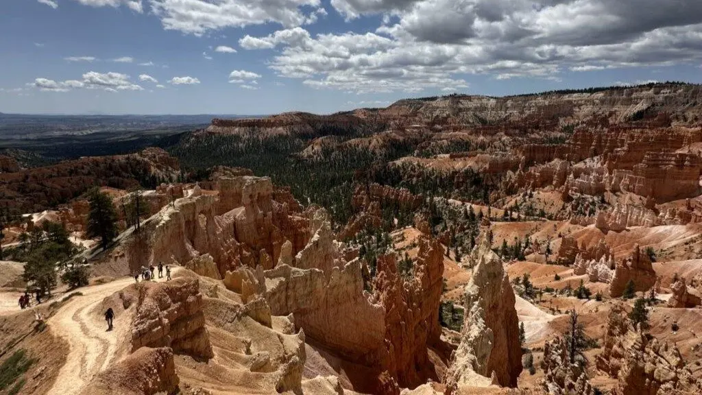 A trail in Bryce Canyon National Park is pictured in May 2024. (Alixel Cabrera/Utah News Dispatch)