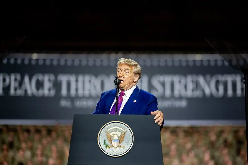 President Donald Trump delivers remarks to U.S. troops at Al Udeid Air Base in Doha, Qatar, May 15, 2025. Photo: Daniel Torok / Official White House Photo via Flickr / United States Government Work