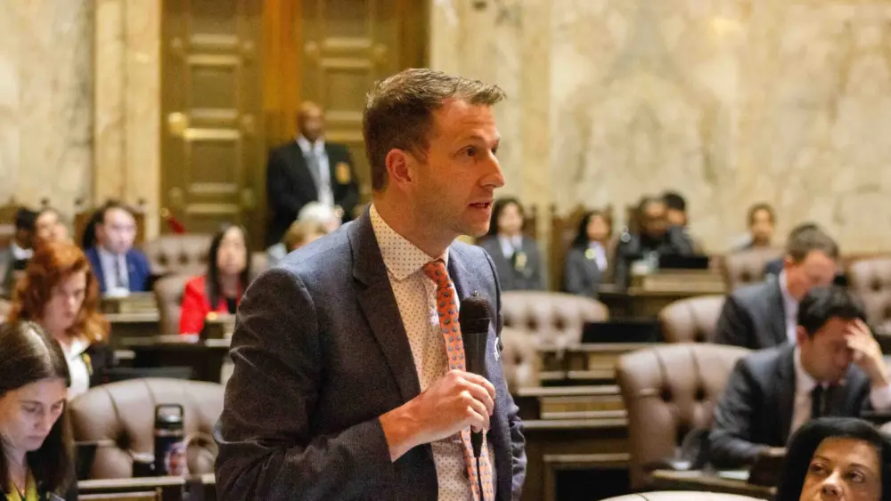 Rep. Joe Fitzgibbon giving a speech on the House floor. (Photo by Jacquelyn Jimenez Romero/Washington State Standard)